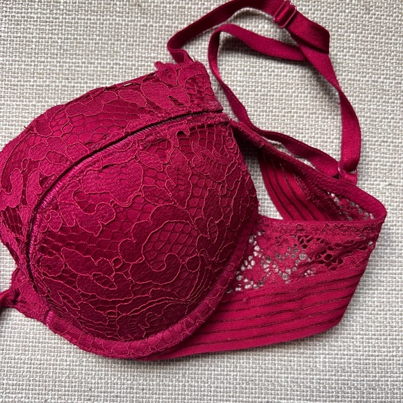 Victorias Secret Push-Up Bra - Picture 2 of 2